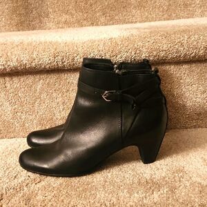Sam Edelman Women's "Maddox" Black Leather Zip-Up Ankle Booties Size 7.5